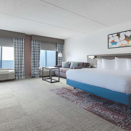 Hilton Garden Inn Newport News Exteriör bild