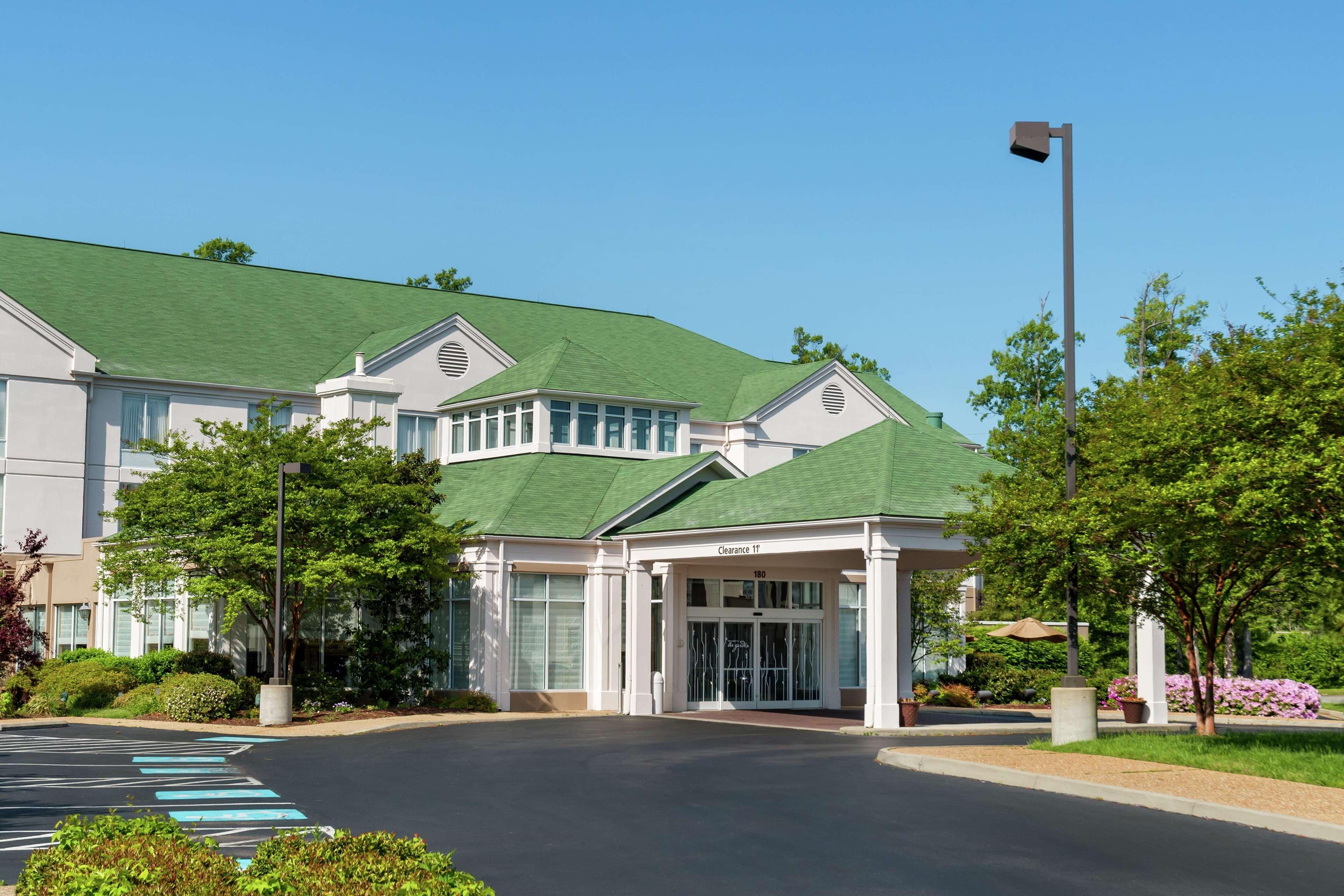 Hilton Garden Inn Newport News Exteriör bild