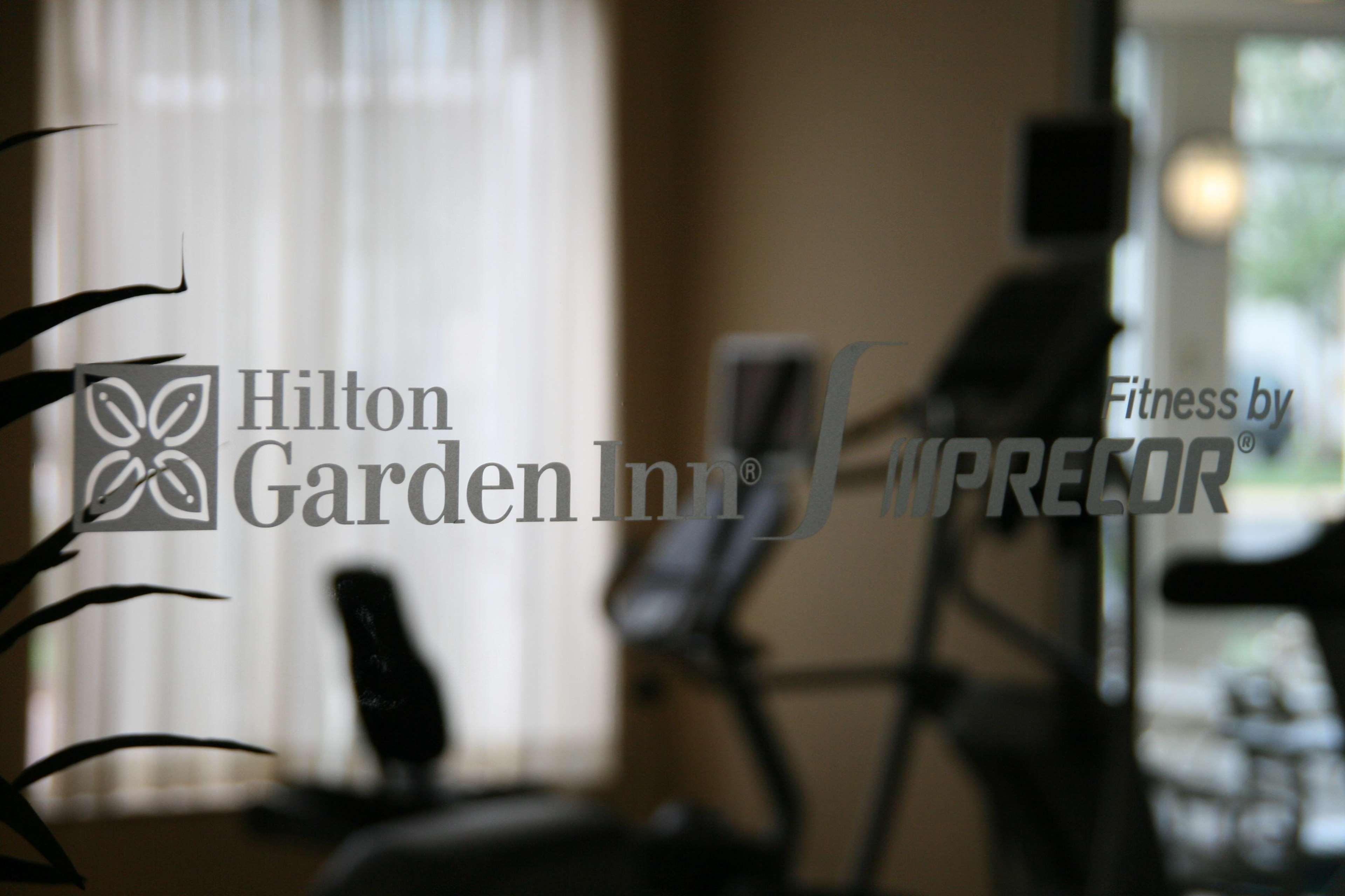 Hilton Garden Inn Newport News Exteriör bild