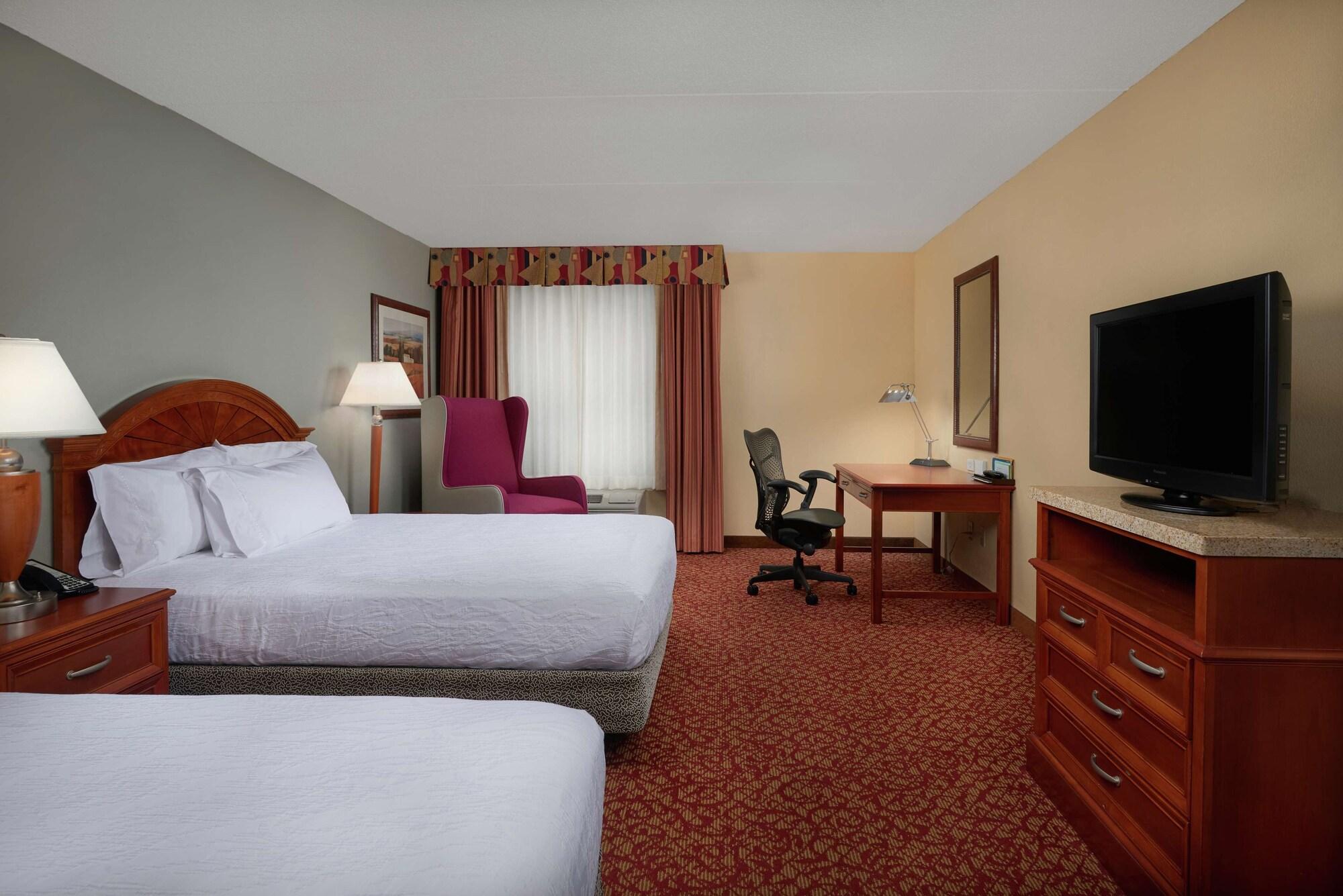 Hilton Garden Inn Newport News Exteriör bild