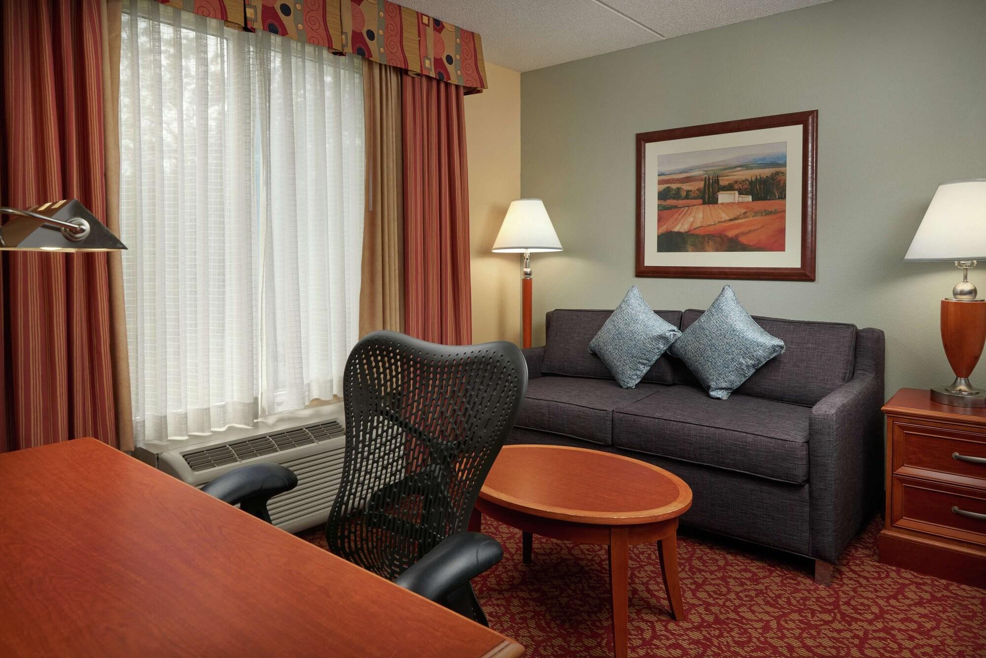Hilton Garden Inn Newport News Exteriör bild