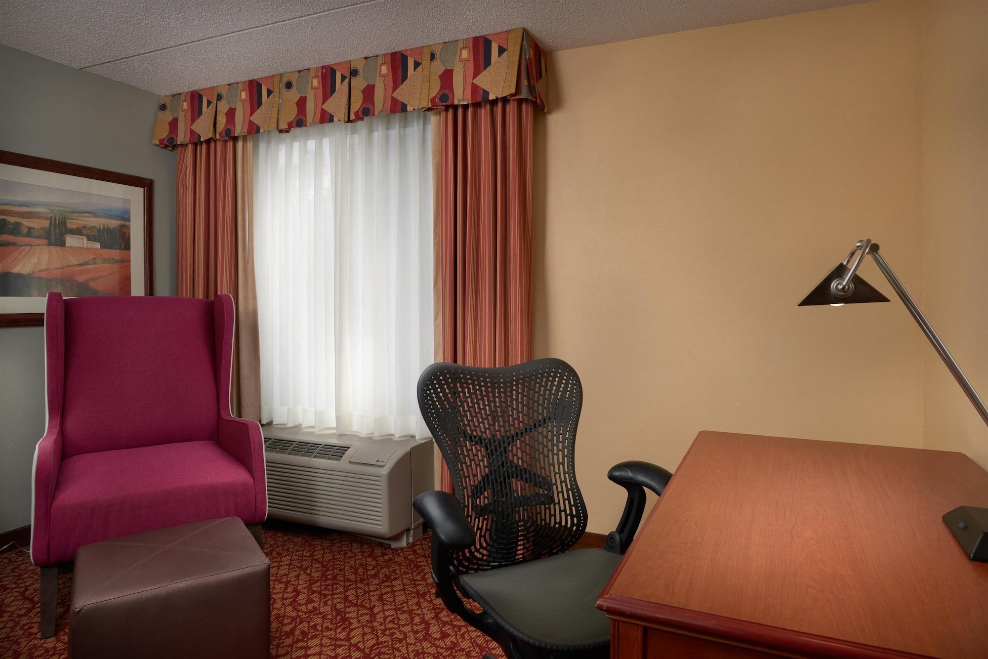 Hilton Garden Inn Newport News Exteriör bild
