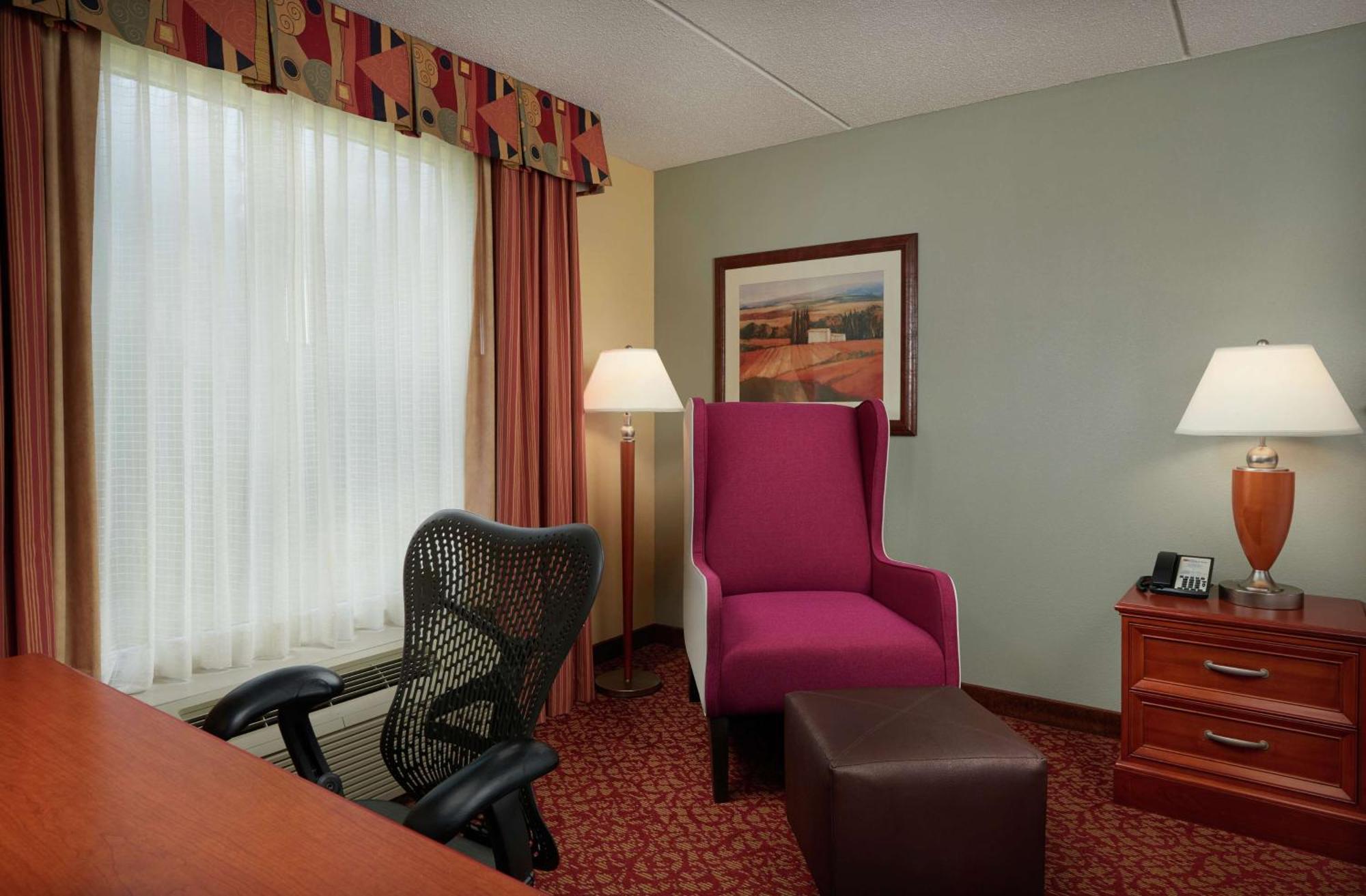 Hilton Garden Inn Newport News Exteriör bild