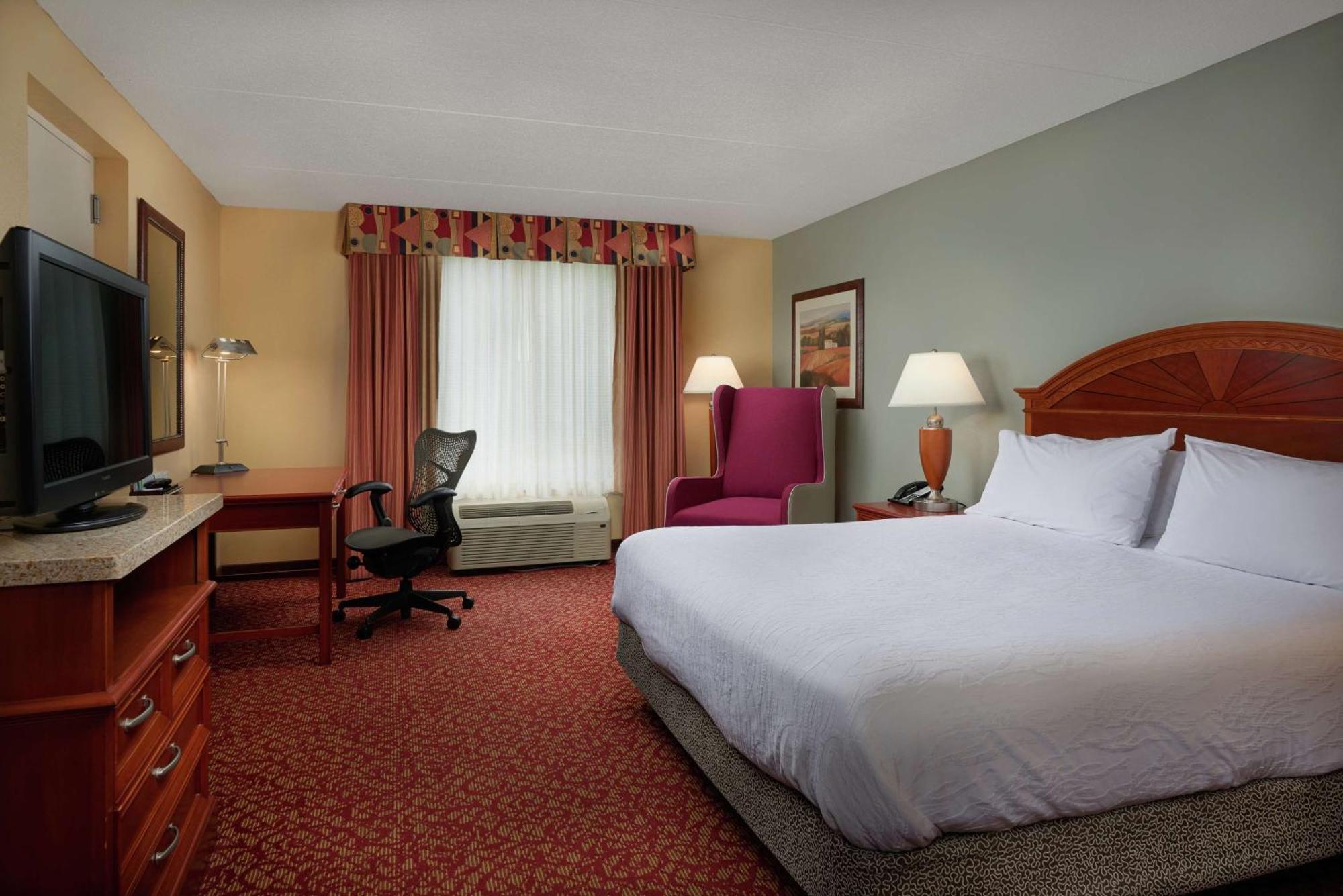 Hilton Garden Inn Newport News Exteriör bild
