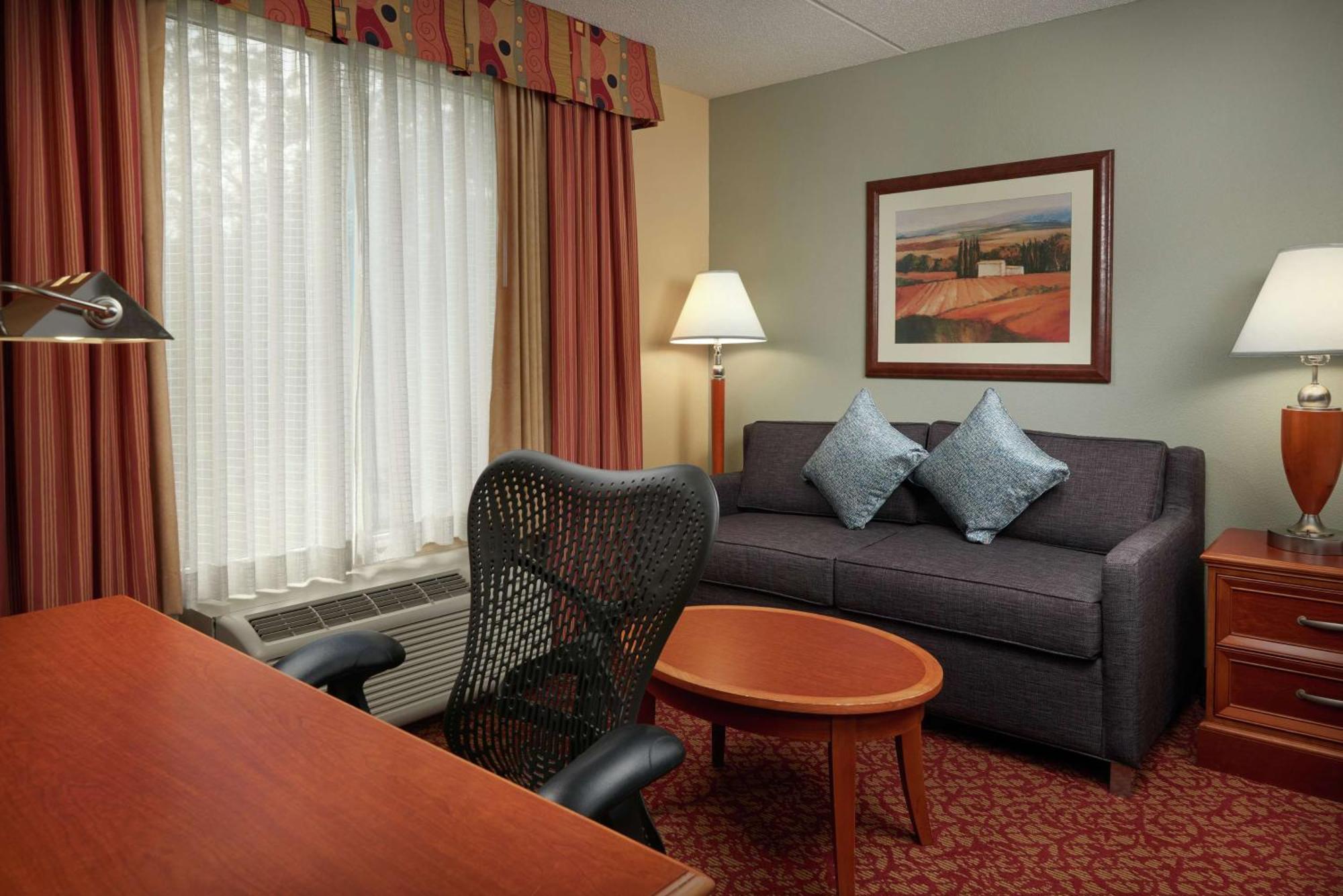 Hilton Garden Inn Newport News Exteriör bild