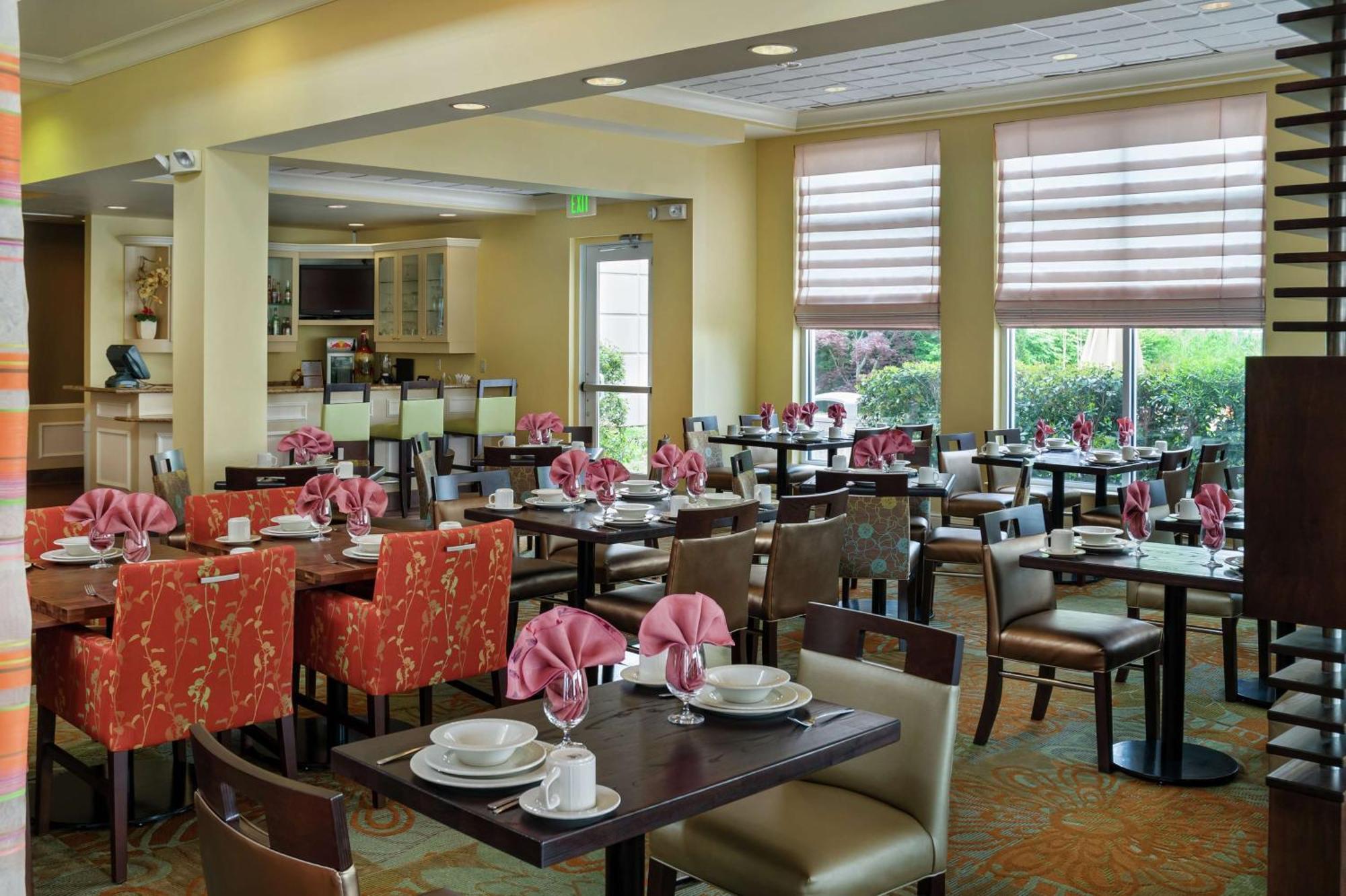 Hilton Garden Inn Newport News Exteriör bild