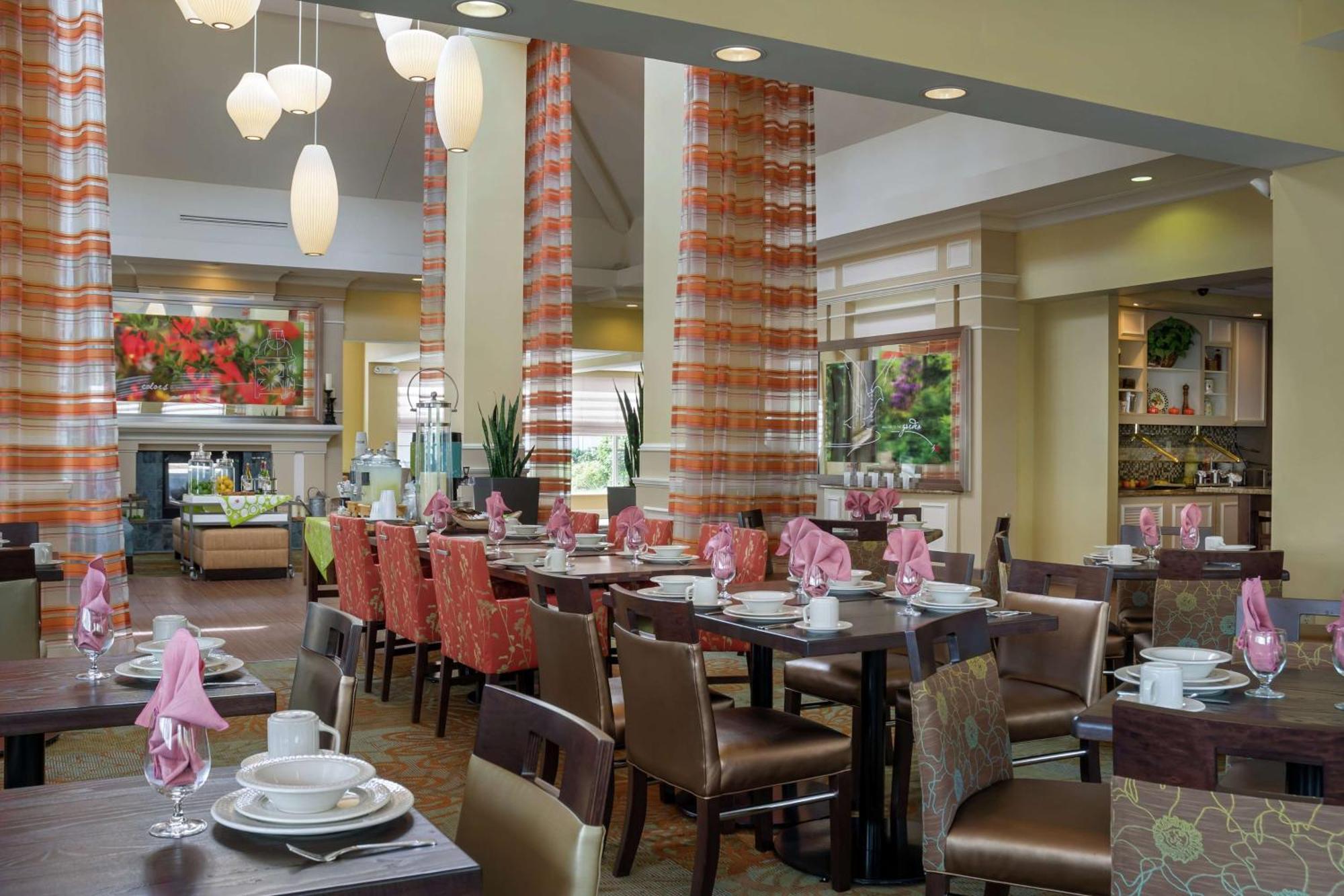 Hilton Garden Inn Newport News Exteriör bild